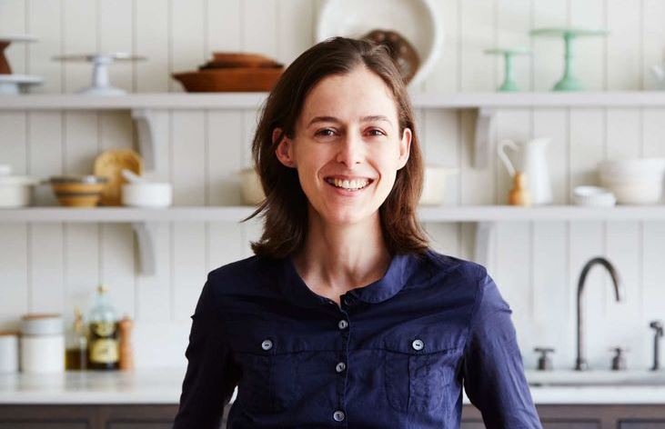 How did Amanda Hesser start her career in food writing?